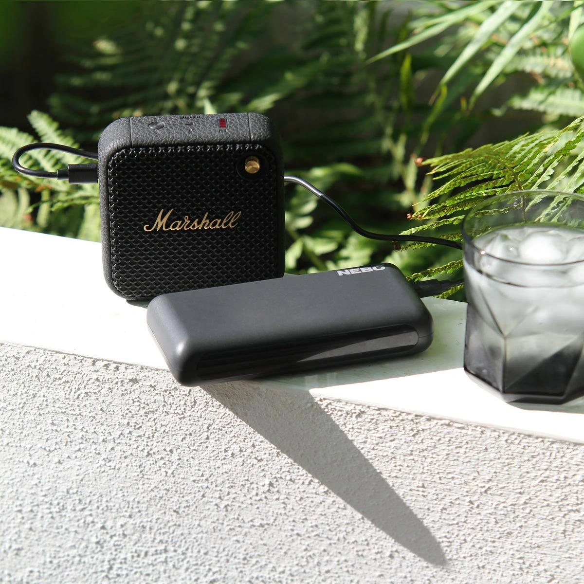 Powerbank 20.000 mAh: Energia in tasca, ovunque tu vada! Carica rapida, design elegante. L'essenziale per il tuo smartphone!